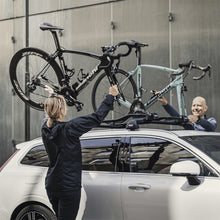 Load image into Gallery viewer, Thule FastRide Fork-Mount Roof Bike Rack (For Quick-Release Bikes/Adapter Req. for Thru-Axle) - Blk