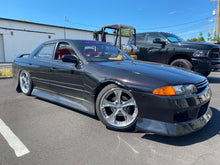 Load image into Gallery viewer, R32 Skyline Rear Window Vents (Sedan)