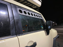 Load image into Gallery viewer, FJ Cruiser Window Vents
